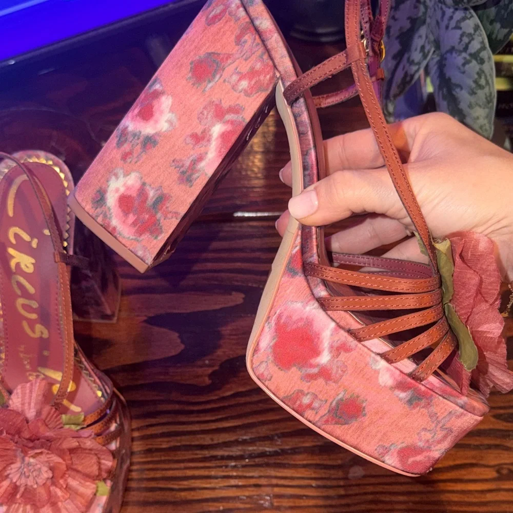 Circus by Sam Edelman Red Floral Platform Heels - Picture 2 of 4